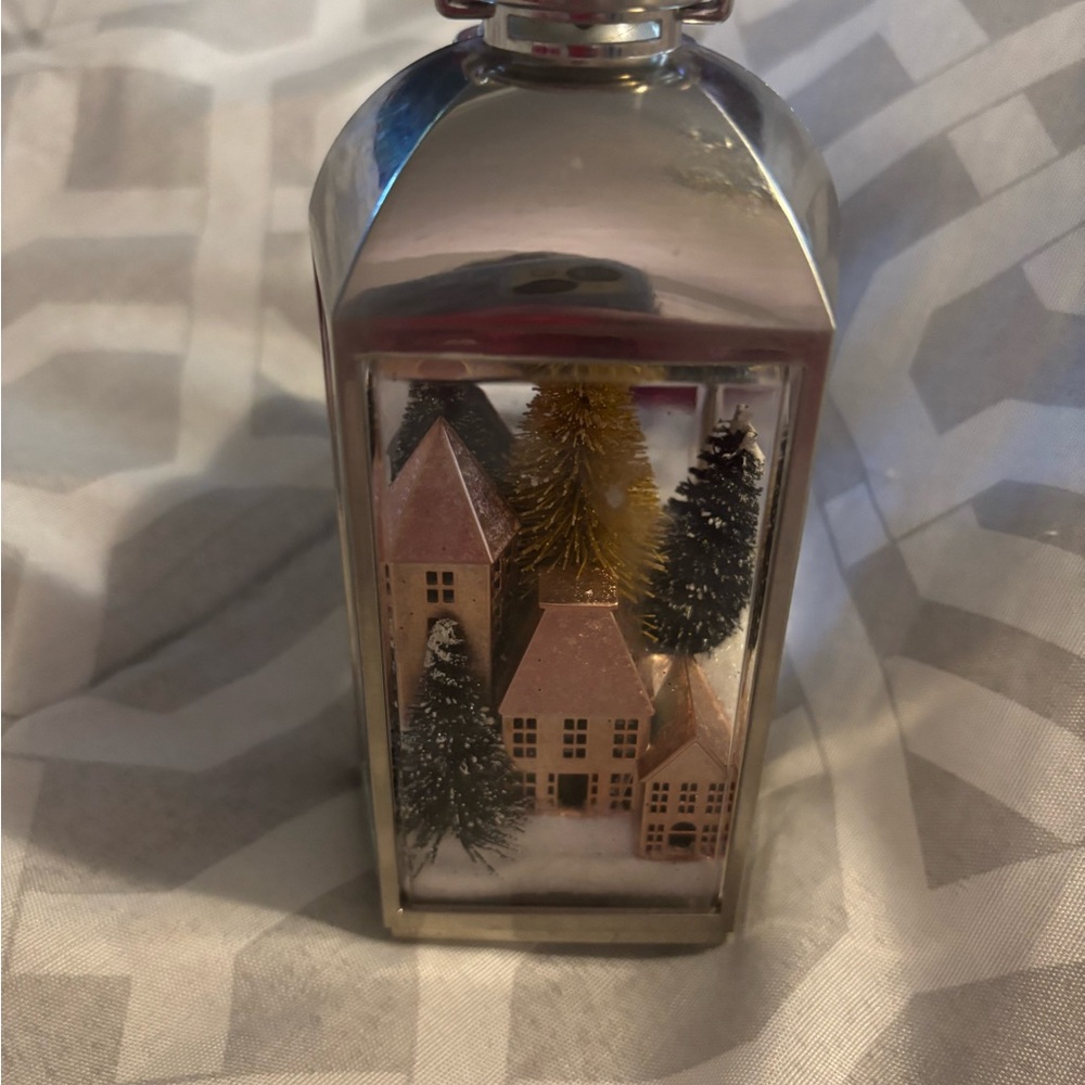 Wallflower Plug-in Charming Lantern with Miniature Village